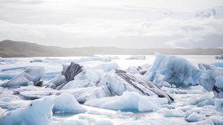 Un siglo en la Antártida: de abrigos de piel de foca a bases con Whastapp