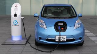 Fabricación de autos eléctricos en Estados Unidos amenaza cotización del plomo