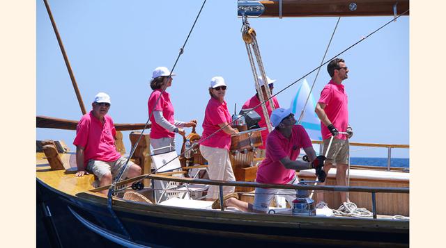 La familia real de Grecia. El rey Constantino de Grecia y su esposa, Ana María de Dinamarca, se han reunido con sus hijos Alexia, Pavlos, Nicolás, Teodora y Felipe en el Peloponeso, donde el matrimonio posee una finca a poca distancia de la playa. Además,