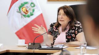 Ministra de la Mujer transgredió la Constitución al no renunciar a ONG Flora Tristán