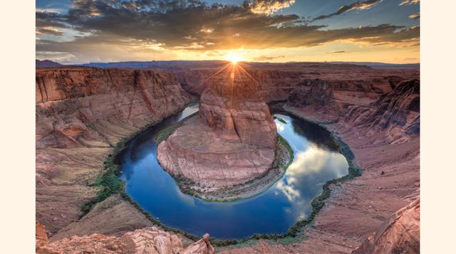 El indomable río Colorado dibuja a su paso el mayor meandro del mundo. Conocido como 'La curva de la herradura', este paisaje tan perfecto lo encontramos en el Horseshoe Bend National Military Park.