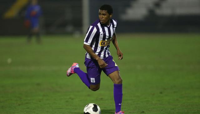 Julio Landauri: El último volante del cuadro blanquiazul sería Julio Landauri. Este extremo está valorizado en más de 533 mil dólares. (USI)