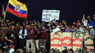 Bonistas abandonan deuda ecuatoriana tras rebaja de calificación