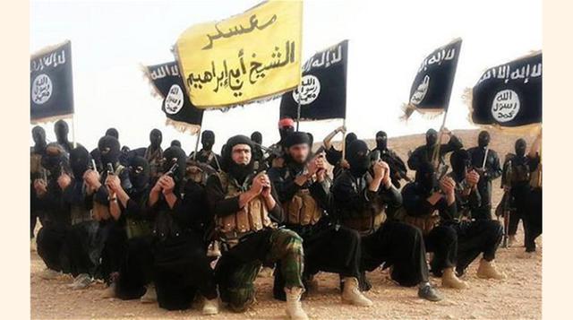 Estado Islámico. Controla el 60% de las reservas de petróleo en Siria y siete reservas de gas y petróleo en Irak, por lo que se financia principalmente por la venta de estos suministros en el mercado negro. (Foto: elrobotpescador)