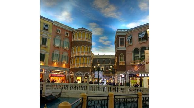 6. Venetian Macao. Esas fotos ubicuas de los Grandes Canales son hipnotizantes: ¿Está en Las Vegas? ¿En Italia? Ciertamente no en Asia. Así que se diviértase un poco con sus seguidores e incluya algunos signos chinos en su toma del Venetian, es lo que lo 