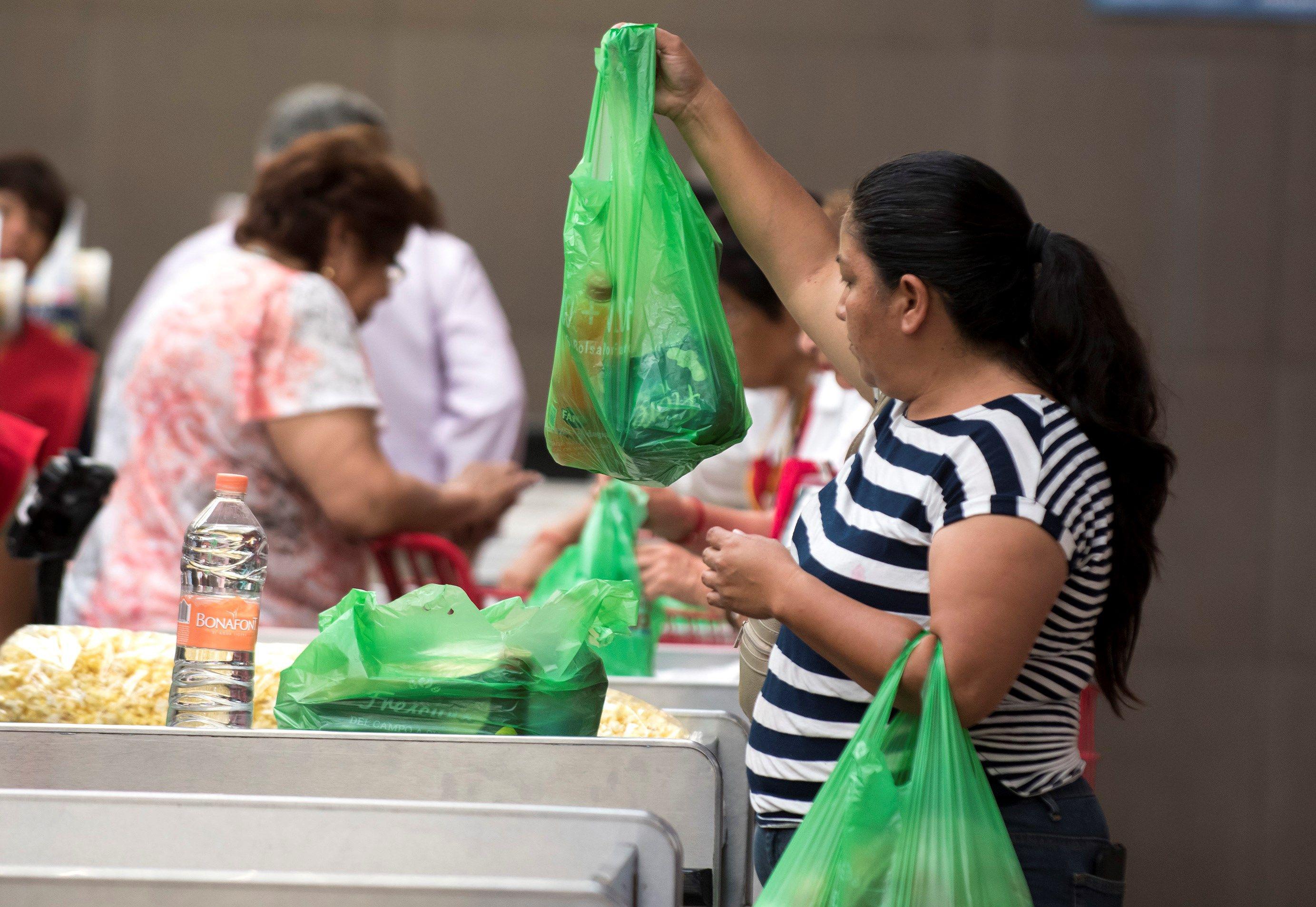 El monto del impuesto es gradual y se aplica por cada bolsa de plástico adquirida. (Foto: GEC)