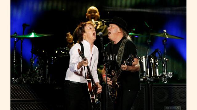 Durante los tres días del festival se presentaron 14 conciertos, el más famoso de los cuales fue el del sábado con Paul McCartney, quien interpretó más de 30 canciones y compartió el escenario con Neil Young. (Foto: Reuters)