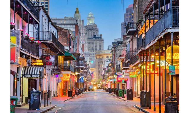Nueva Orleans, Estados Unidos. A fin de evitar el clima caluroso y húmedo, la primavera es la estación ideal para visitar Nueva Orleans. A principios de mayo también se lleva a cabo el festival de jazz de la ciudad. Puedes disfrutar de la increíble atmósf