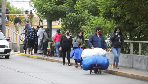 Ya se ve más personas en la calle ante el reinicio de ciertas actividades. (Foto: Britanie Arroyo / GEC)