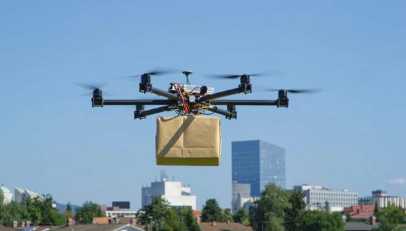Con el uso de drones hacer una entrega tomaría pocos minutos, desde el centro logístico hasta el domicilio del comprador. (Foto: iStock)