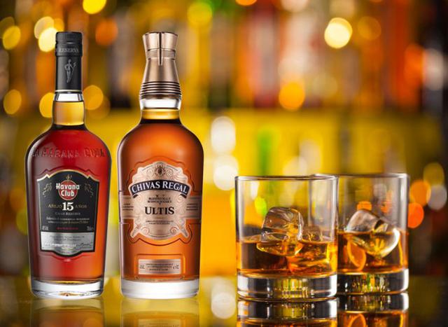 Ron Havana Club, añejo 15 años, tiene un precio: S/599.90  en licorerías y supermercados, mientras que el Chivas Regal Ultis, el primer whisky con malta escocesa, se cotiza a S/ 999.90. (Foto: Havana Club)