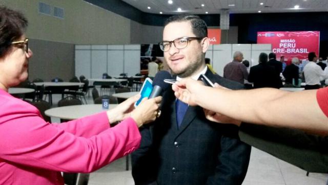 Edgar Vásquez Vela fue ratificado por el viceministro de Comercio Exterior del Mincetur. Tiene una amplia trayectoria docente en facultades de Economía de diversas universidades. Cursó la carrera de Economía en la Universidad Ricardo Palma, y cuenta con u