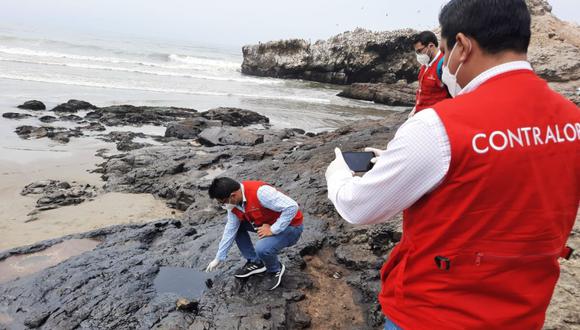 Contraloría constata alcance del daño ecológico causado por derrame de petróleo en el mar de Ventanilla