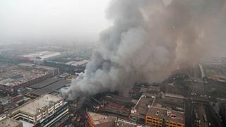 COEN alerta contaminación en distritos de Lima y Callao por incendio en galería Nicolini