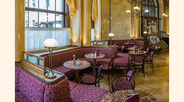 Café Central. Construido en 1876 en Viena. Ha sido visitado por personajes históricos como Freud, Trotsky e incluso Adolf Hitler. (Foto: travel.amerikanki.com)