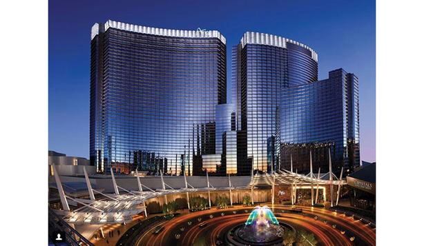 7. Aria Resort & Casino, Las Vegas. Esta es la estrategia para ganar en el Aria: vaya directo a Carbone, donde todo se sirve con mucho efecto dramático, sea la Caesar Alla ZZ o las dulces y pegajosas Cherry Pepper Ribs (un plato con fama gourmet). Es una 