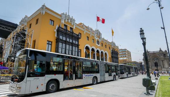 Hoy el alcalde de Lima, Jorge Muñoz, supervisó cuatro buses articulados del Metropolitano con distintas alternativas de ventilación (Foto: Municipalidad de Lima)