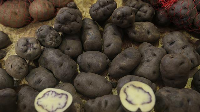 6. Papa. La producción de papa mostró una caída de -3.99% el 2016. Puno, su principal centro productor, tuvo un decrecimiento acumulado de -4.13% por las condiciones térmicas adversas como la deficiencia de lluvias que afectaron la floración en el cultivo