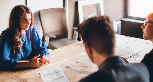 FOTO 3 | 3. Busca referencias laborales y de carácter.(Foto:iStock)