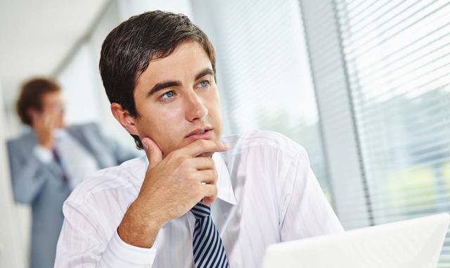 El logro conduce a la confianza, y esta conduce a la motivación y a la capacidad de aprendizaje de nuevas habilidades para poder alcanzar sus objetivos. La desconfianza lleva al trabajador a la desmotivación.