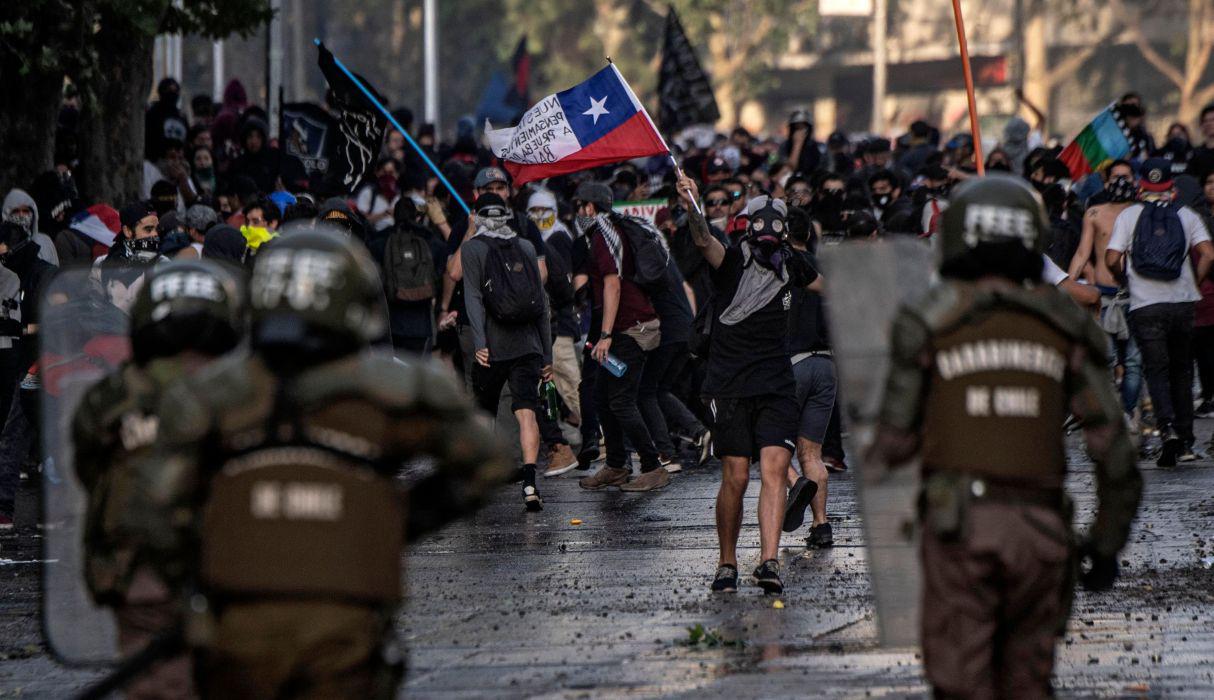 Protestas en Chile: El paso de las semanas no merma las protestas en todo el país. (Foto: AFP)