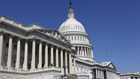 La semana anterior el Congreso de Estados Unidos aprobó un plan de estímulo que contempla dar US$ 1,200 a muchos estadounidenses. (Fotos: Agencias/Twitter)