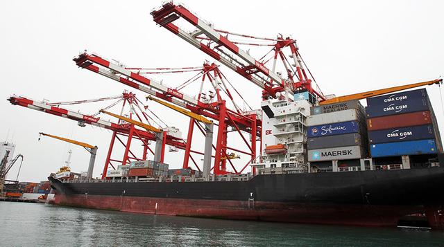 Cuentas externas. Credicorp Capital señala que los términos de intercambio subirán alrededor de 0.5%, luego de cinco años consecutivos de caída. Así, esperamos que el déficit en cuenta corriente descienda a 2.6% del PBI en 2017 (2016: -3%) y alcance su me