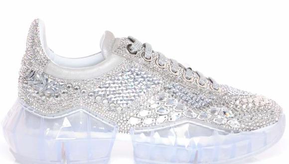 Las nuevas zapatillas del diseñador de Malsia Jimmy Choo cuentan con cristales Swarovski. (Foto: Difusión)