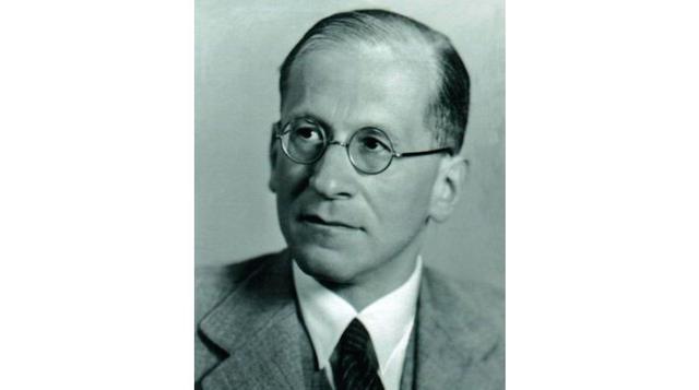 Su padre fue Maxime Kuczynski, un médico alemán de ascendencia judía – polaca, pionero en enfermedades tropicales. Llegó al Perú y se instaló desde mediados de 1930 en la amazonía peruana para dirigir el leprosorio de San Pablo. Según el testimonio de PPK