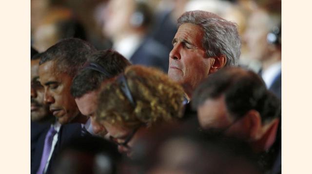El presidente de EE.UU., Barack Obama (izquierda) y el secretario de Estado de EE.UU., John Kerry, (derecha) asisten a la ceremonia de inauguración de la Cumbre Mundial del Cambio Climático 2015 (COP21) en Le Bourget, cerca a Paris, Francia. (Foto: Reuter