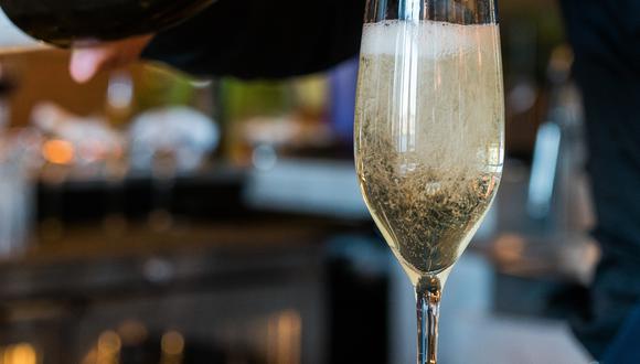 Casi 49 millones de burbujas son las que contiene una botella de champagne de 750 mililitros. (Foto: Steve Daniel en Unsplash)