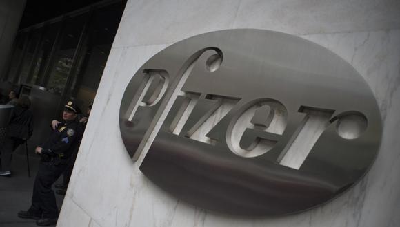 El próximo paso probable de Pfizer y BioNTech será enviar una solicitud de autorización de uso de emergencia a la Administración de Alimentos y Medicamentos de EE.UU. (Photo by DON EMMERT / AFP)