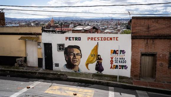 La figura más destacada de la oposición venezolana que busca opciones de salida es el expresidente de la Asamblea Nacional Julio Borges, de 52 años, quien fundó el partido Primero Justicia y lleva en Bogotá más de cuatro años.