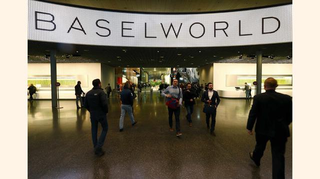 El salón de la relojería y de la joyería, que se celebra todos los años en Basilea, en Suiza, es una cita obligada para el mercado de lujo, que congrega todos los años a minoristas que buscan las últimas novedades. (Foto: Reuters)