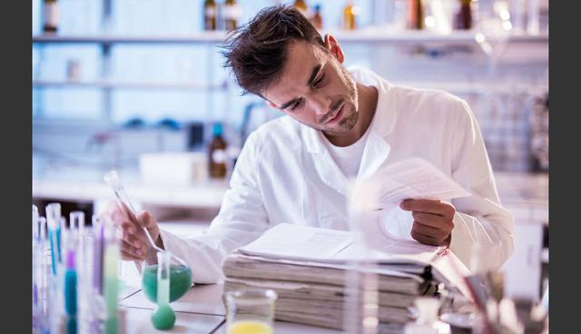 FOTO 7 | 7. Usa gráficas. Un estudio de Asner Tal y Crian Wansink muestra que la gente confía en los científicos.

Hacer cosas que te hacen parecer un científico, como usar una gráfica, te hace ver más confiable (Foto:definicionabc.com)