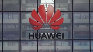 Trump veta negocios con firmas extranjeras como Huawei para evitar espionaje