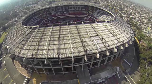 Estadio Azteca (México). Popularmente conocido como El Coloso de Santa Úrsula, el principal escenario deportivo de la capital mexicana celebró 50 años en mayo pasado. Con capacidad para 102.963 espectadores, es el estadio de fútbol más grande de América y