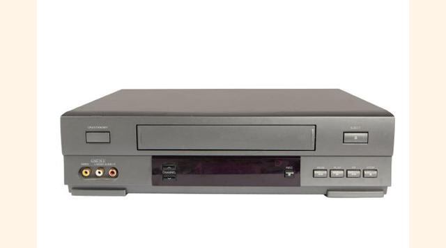 Videocasterea Philips N1500 VCR. A pesar de que debió transitar un largo y sinuoso camino hacia el éxito en el mercado, el grabador de programas de televisión en video, o VCR, tiene a 1972 como su fecha de inicio.