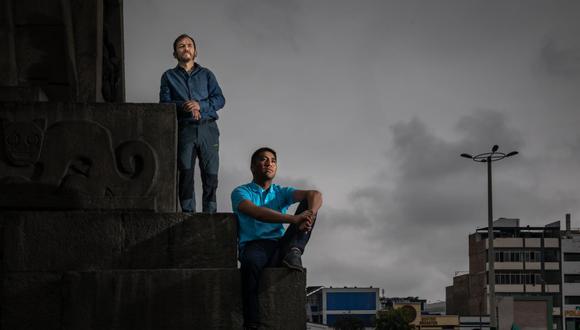 Director Henry Vallejo y su actor Jesus Luque al pie del monumento a Manco Cápac, en La Victoria. (Foto: Difusión)