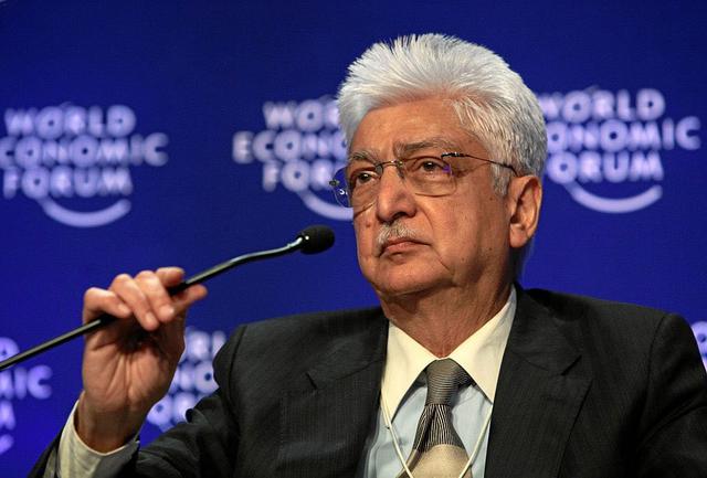Azim Premji – Presidente de Wipro, trabaja para reformar el sistema de educación pública de la India a través de la Fundación Azim Premji. Hasta el momento ha donado $8 mil millones. Premji se unió a Giving Pledge en el 2013. Donó el 8.7% de sus acciones de Wipro para establecer su fundación.