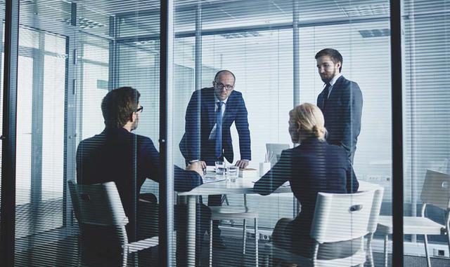 FOTO 13 | Toma de decisiones: Resolución de problemas. Es la capacidad de encontrar soluciones a los problemas en situaciones que involucran diversas emociones. La resolución de problemas incluye la capacidad de entender cómo las emociones afectan la toma