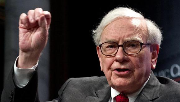 FOTO 4 | Warren Buffett no programa sus reuniones 

¿Quieres organizar una junta con Warren Buffett? Espera hasta el último minuto. Él prefiere no programar nada con más de 24 horas de anticipación. Aunque no todos tienen el lujo de vivir de ese modo, la iniciativa de Buffett para tomar el control de su propio horario puede ser útil para todos los empresarios. Buffett cree que la flexibilidad es más eficiente, por lo que se enfoca en lo que necesita su atención al momento en lugar de ser prisionero de un itinerario estricto. (Foto: AFP)