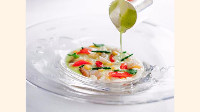 Le Louis XV (Monte Carlo, Monaco). Otro de los restaurantes de Alain Ducasse ofrece un menú en seis tiempos por US$ 699 para dos personas.