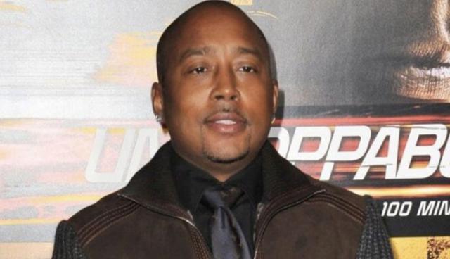 FOTO 8 | 8. Daymond John: Fundador, Fubu e inversionista en Shark Tank.

Daymon John es un chico amable en Shark Tank, y eso tiene mucho que ver con el peor consejo que ha recibido: “… tienes que ser malo en los negocios, tienes que ser despiadado, tienes que ser feroz y no tomar prisioneros”.
“Yo creo que debes ser considerado, creo que debes ser alguien que piense en la ganancia de la otra persona, creo que dar un paso más para hacer sentir bien a alguien no le hace daño a nadie. Porque el momento en el que se sienten tristes y tú los haces sentir especiales lo van a recordar cuando estén arriba. No veo ninguna ventaja a ser despiadado” dijo John.
John se enfoca en la forma en la que ser amable ayuda a otros, pero también obtienes beneficios cuando eliges mostrar compasión y no ser despiadado. Los demás se mostrarán más dispuestos a ayudarte en el futuro si tienen la oportunidad de hacerlo, y habrás construido lealtad y buena voluntad si sigues este consejo. (Foto: Shutterstock)