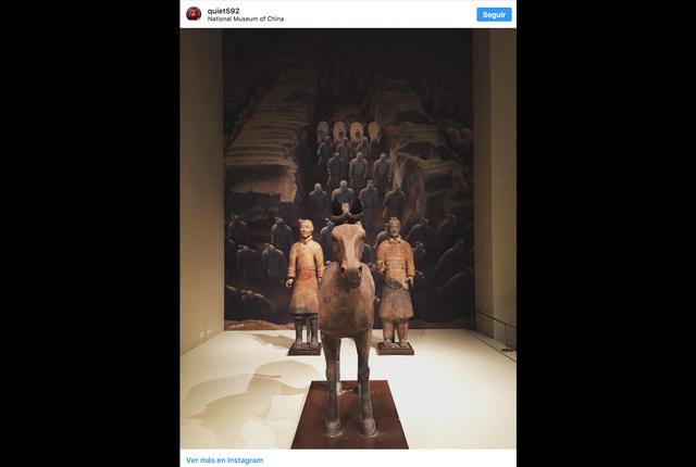 FOTO 2 | 2- Museo Nacional de China (Pequín). El Museo Nacional de China, con ocho millones de visitantes ocupa la segunda posición de un listado que el año pasado encabezaba. El centro, ubicado en la plaza Tiananmen, está dedicado a las artes y a la historia del país. Fue inaugurado en 2003 y, con más de un millón de piezas, está considerado uno de los más grandes del mundo. Incluye objetos únicos de porcelana, bronce, jade y porcelana, monedas y joyas, entre otros tesoros, desde el neolítico hasta nuestros días.