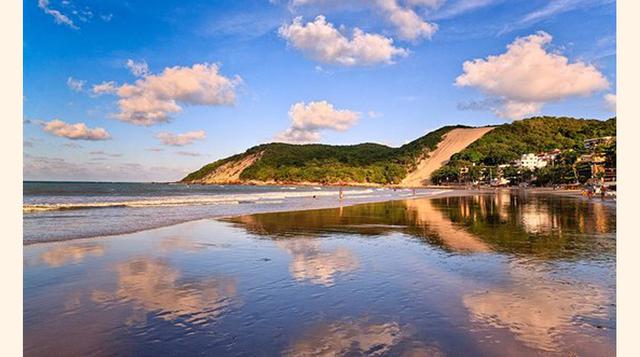 Natal, Brasil. Puerta de entrada a las impresionantes playas de Río Grande do Norte, la ciudad de Natal se asienta en la costa atlántica de Brasil, en la desembocadura del río Potengi. Huye del bullicio en las retiradas playas de Pipa y Pirangi o disfruta