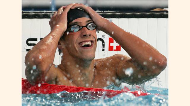 12. Phelps todavía mantiene los récords  nacionales de 12 eventos de diferentes categorías, que estableció cuando tenía entre 16 y 19 años de edad.