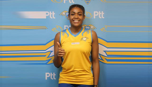 Ángela Leyva se puso la azul y oro del PTT Spor de Turquía. (Foto: PTT Spor)