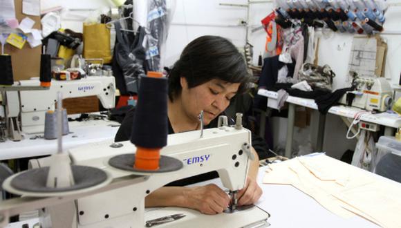 El 8.4% de mujeres trabaja en el sector manufactura. (Foto: Andina)
