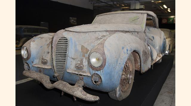 Roger Baillon soñaba con restaurar estos autos para que sean exhibidos en un museo. Aquí un Delahaye 135-M cabriolet Faget-Varnet. (Foto: AP)